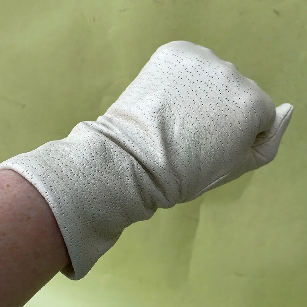 New vintage grayish cream leather gloves with lining